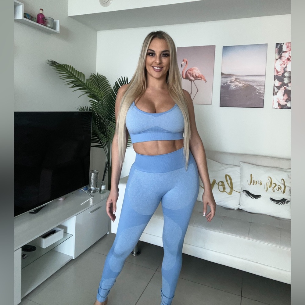 Pretty little thing blue workout top and leggings set - Picture 1 of 10